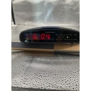 Radio Shack 12-1630‎ Alarm Clock Radio-AM/FM-Corded-Tested/Works